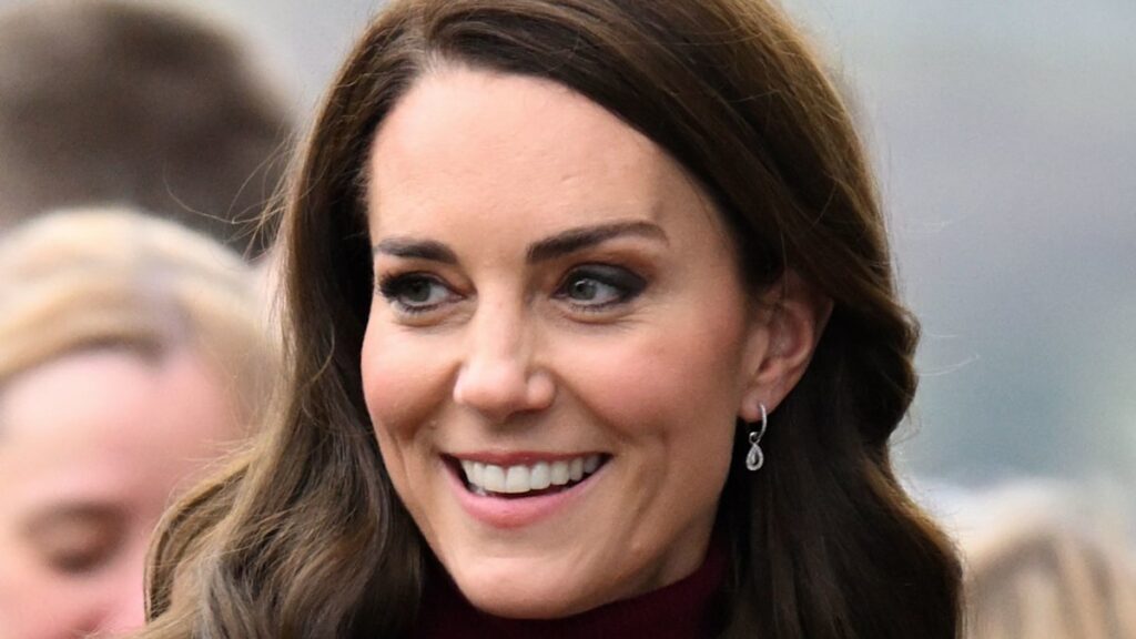 Kate Middleton just revamped her polka dot dress with majorly clever styling hack