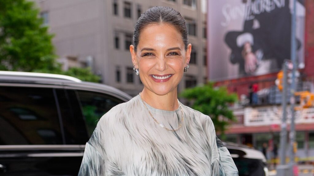 Katie Holmes embraces the dark side with edgy new look