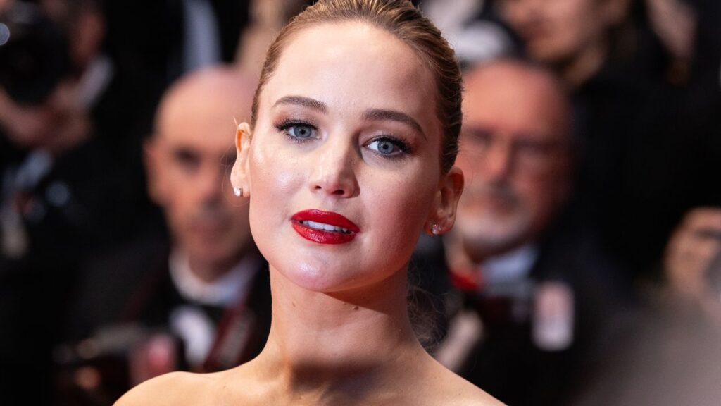 Jennifer Lawrence Spoke About The Difficulties Of Postpartum Depression Isolating and Heartbreaking
