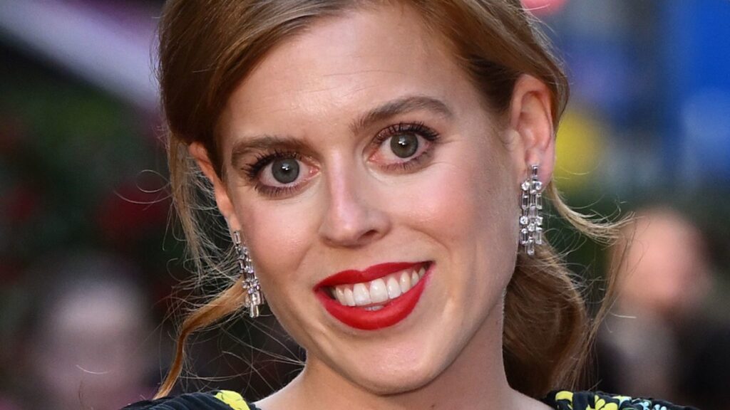 Princess Beatrice looks blonder than ever in new cinched Royal Ascot look
