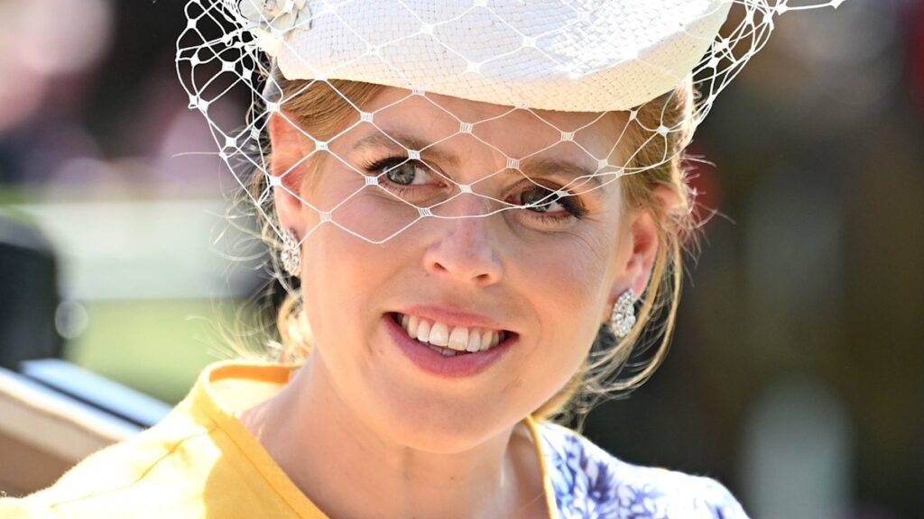 Princess Beatrice stuns with swishy waist length ponytail in colour clashing outfit at Ascot