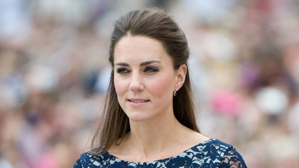 Kate Middletons bridal white mini skirt that never got another outing