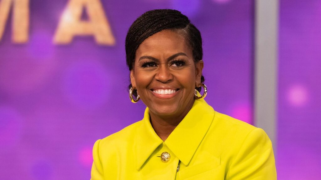 1ade5ff68715michelleobamaheadturningunearthedschoolphotoshavefanssayingthesamethjpg | New Top Model Michelle Obamas head turning old school photos have fans saying the same thing