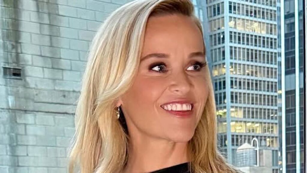 Reese Witherspoons $60 holiday sweater just sold me on Fair Isle knits