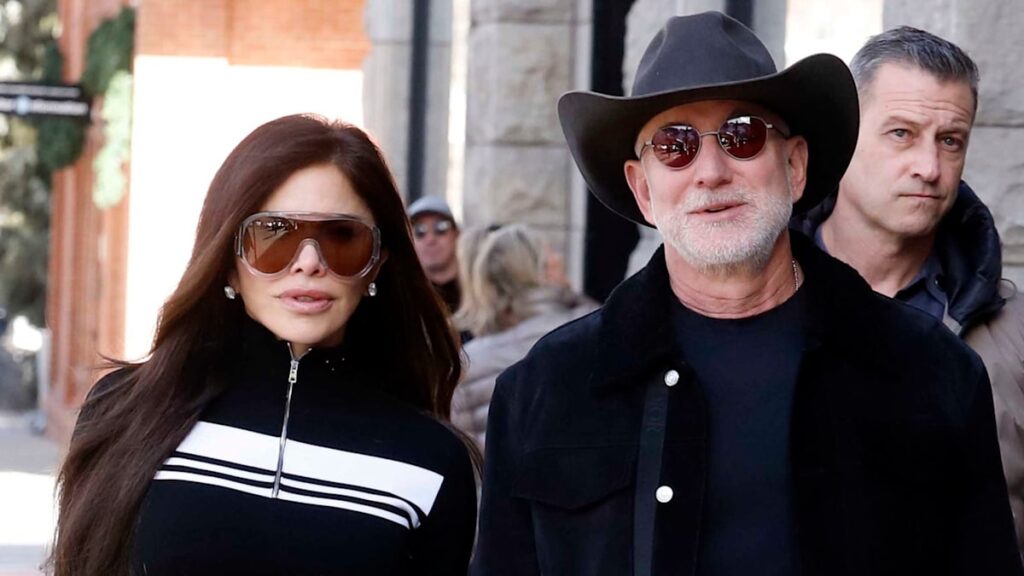 a5ca0cc3709egettyimages2252769098jpg | New Top Model Jeff Bezos turns heads with new look as Lauren Sanchez doubles for a Kardashian in new photos