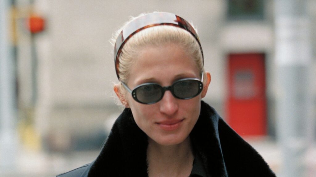 9 Carolyn Bessette Kennedy Outfits to Recreate Her 90s It Girl Style
