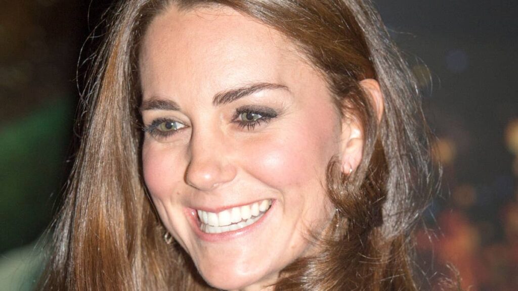 Kate Middleton puts modest spin on fitted mini dress no one saw coming