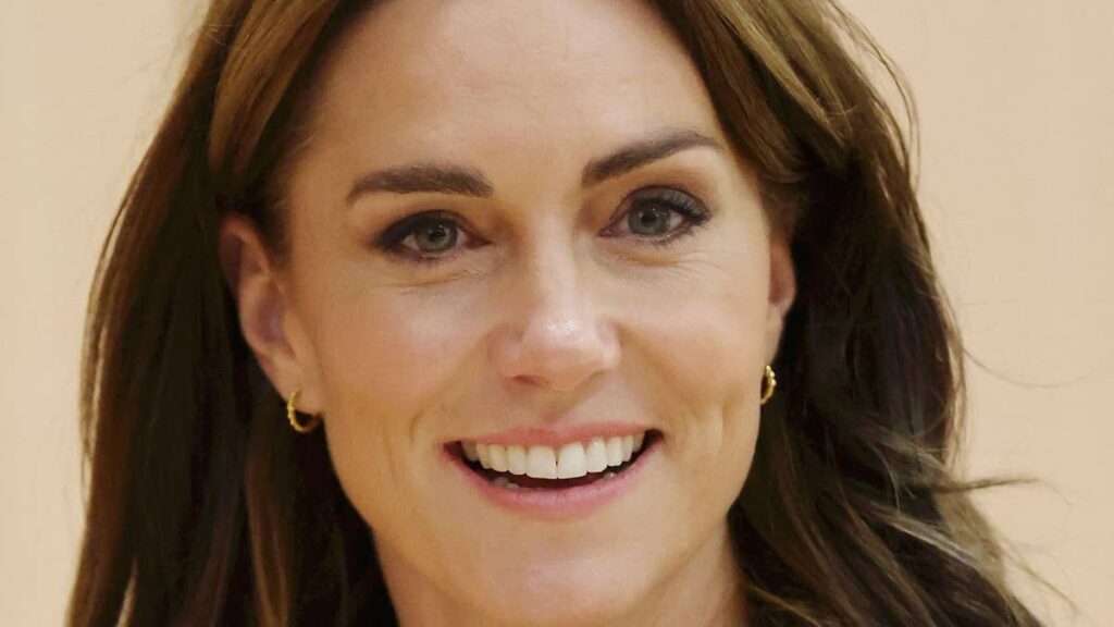 e437319c266fgettyimages1718539020jpg | New Top Model Kate Middleton may not have worn a football shirt