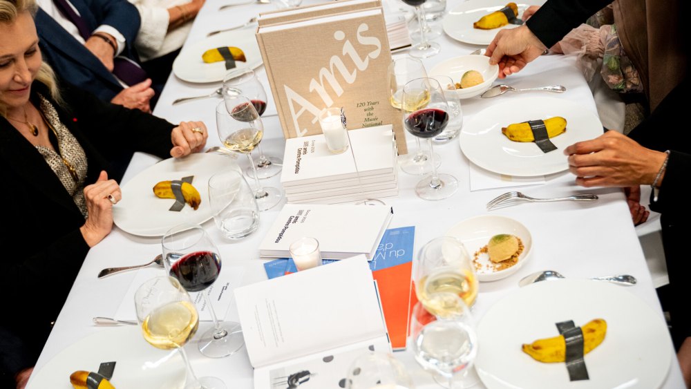 MichaelHuardjpg | New Top Model Guests are served an artful banana dessert at the benefit gala for the Friends of the Centre Pompidou