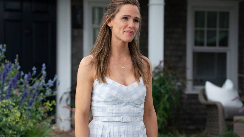 0492c5ce5b96jennifergarnerthefivestarweekendginghamdressjpg | New Top Model How to shop Jennifer Garners outfits in the new miniseries