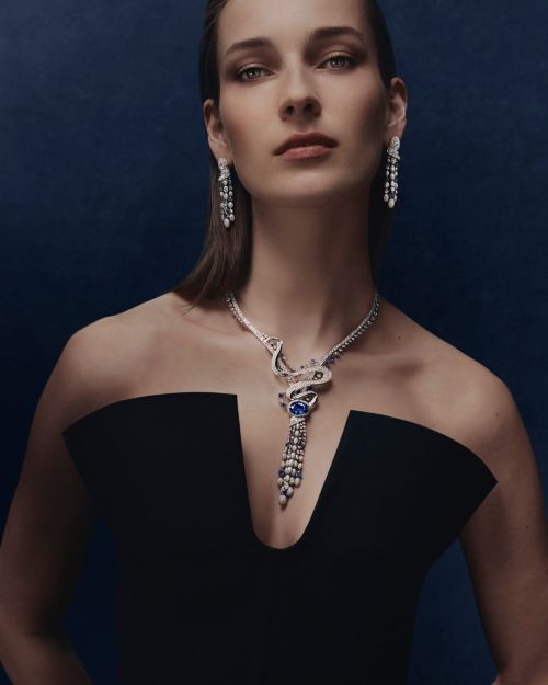 Chaumetjpg | New Top Model Insıde the A Journey Through Nature Collectıon GBM