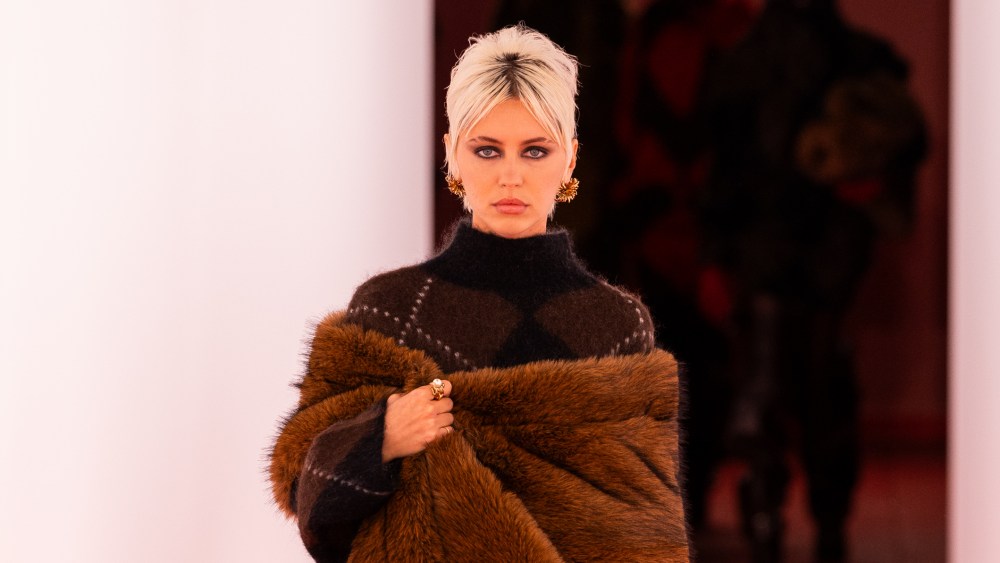 GettyImages22361637243dcc4fjpg | New Top Model A look from the HM fashion show at London Fashion Week in September 2025