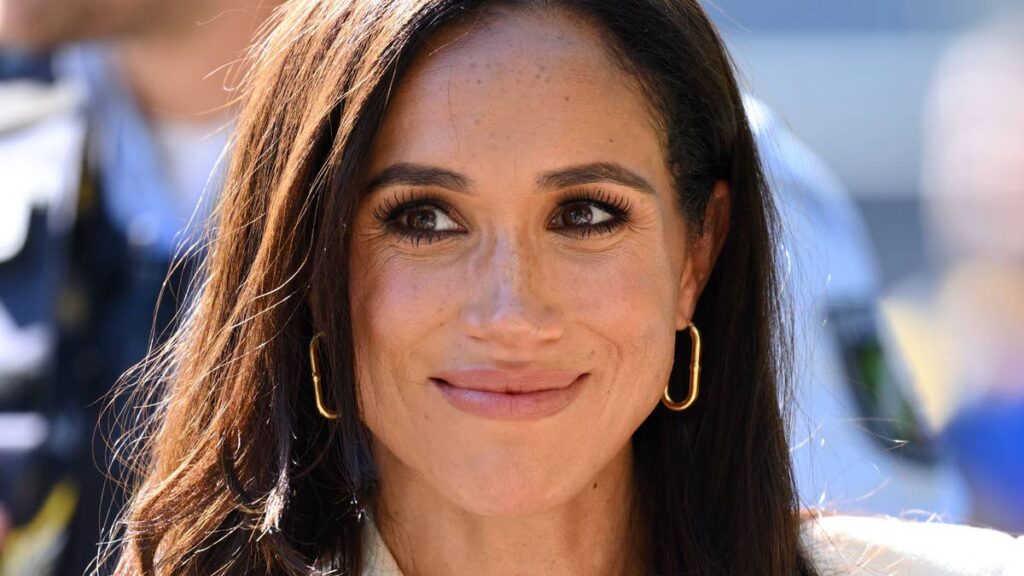 Meghan Markles Givenchy airport outfit may be her most glamorous travel look ever