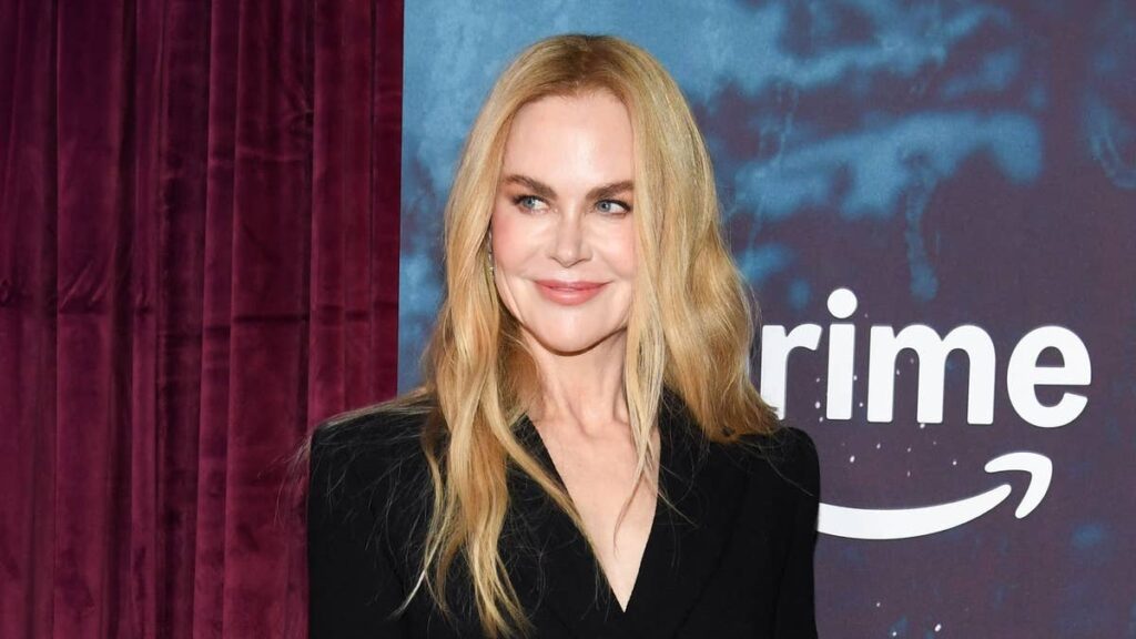 35c0b4277cf3gettyimages2264089121jpg | New Top Model Sun kissed Nicole Kidman looks like a painting in crop top during family vacation with daughters