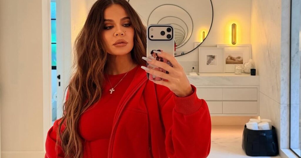 SnapInstato632230645186580707880483266158674684905401588njpg | New Top Model Khloe Kardashians Strapless Corset Dips Even Lower Than Fans Expected