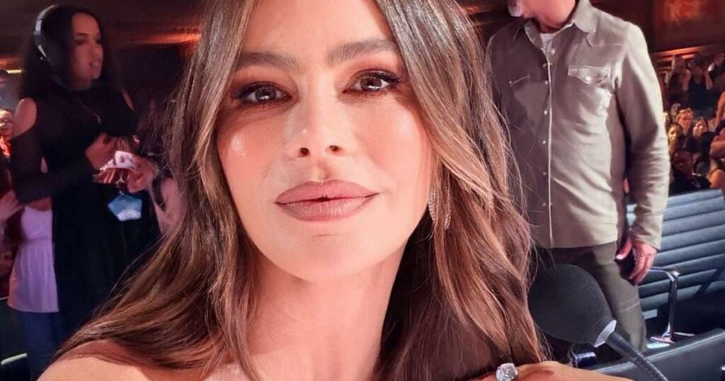 SofiaVergarainLauraBascijpg | New Top Model Sofia Vergaras Body Hugging Laura Basci Lace Dress Is Covered in Sequins