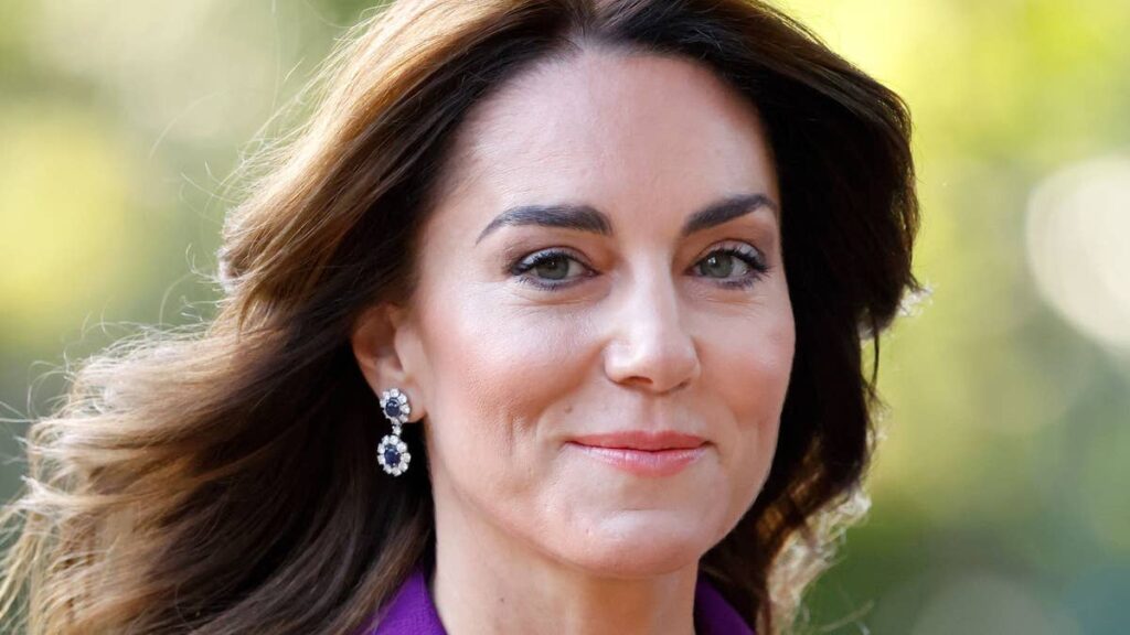 Kate Middleton cant stop wearing this witchy autumn trend now the temperature has dropped