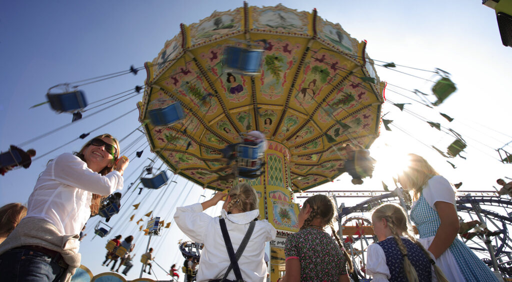 oktoberfestkettenkarussellaufderwiesn©muenchentourismusbroemmeltjpg | New Top Model Oktoberfest mit Kindern